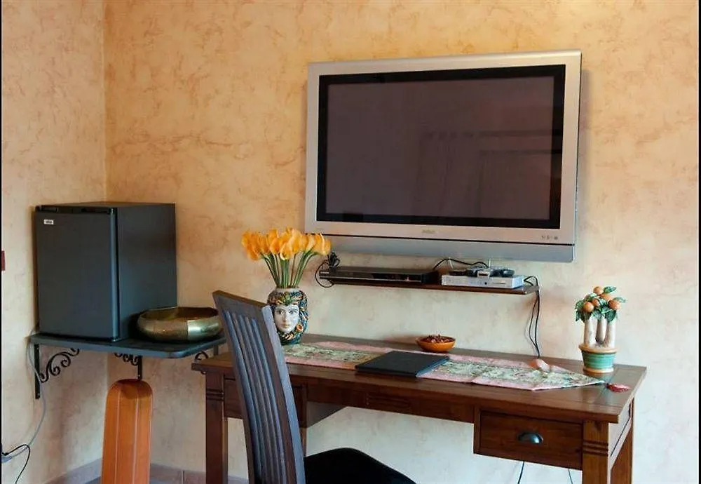 فندق مبيت وإفطار تاورمينا B&B Villa Barone