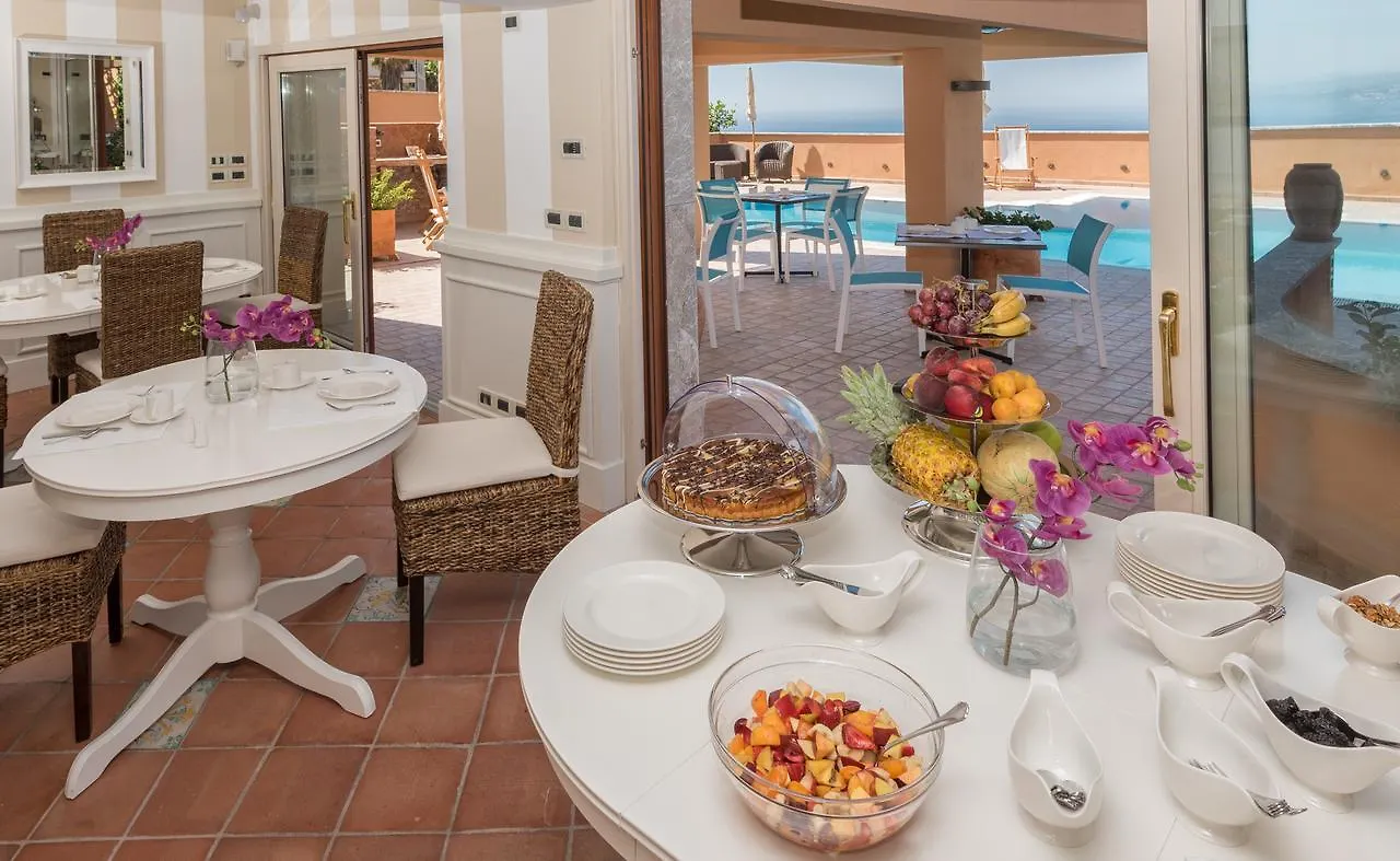 تاورمينا B&B Villa Barone فندق مبيت وإفطار