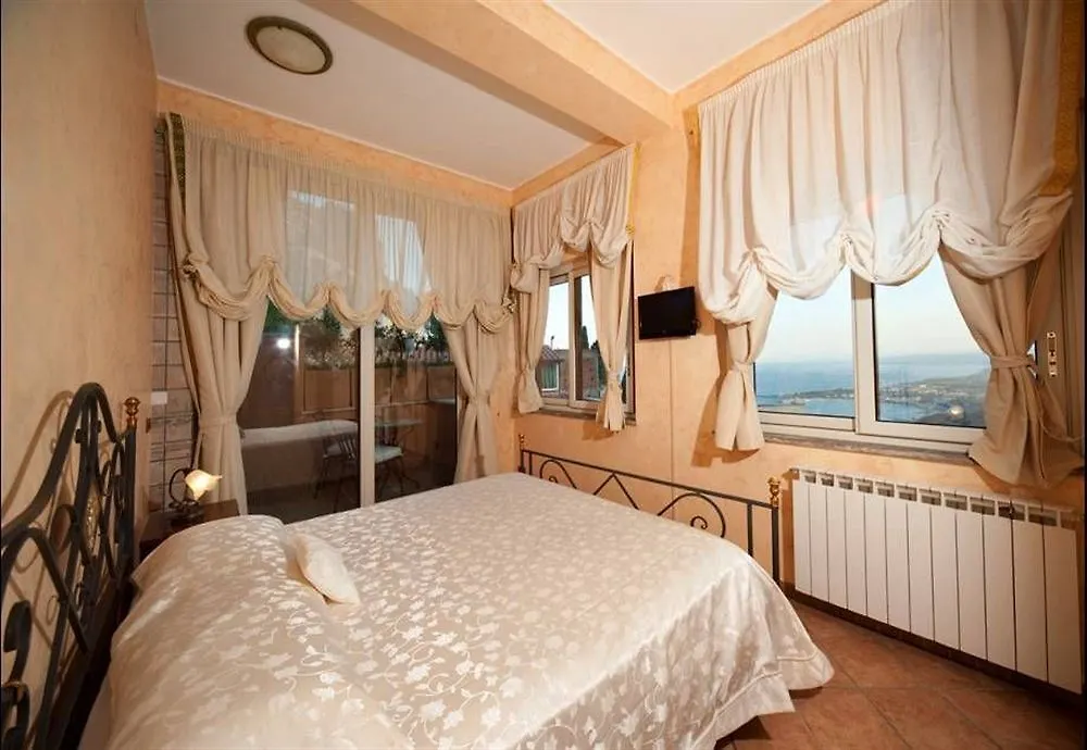 تاورمينا B&B Villa Barone 3*,  إيطاليا