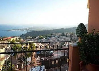 تاورمينا B&B Villa Barone إيطاليا